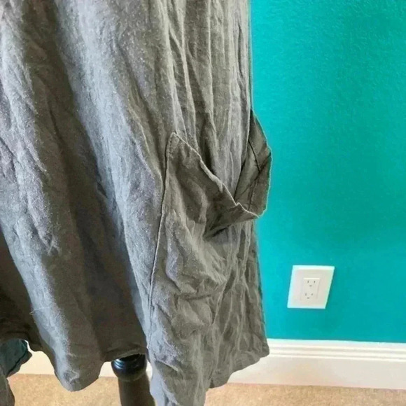 ⭐️ Chalet grey long tank top in size large - Picture 3 of 7